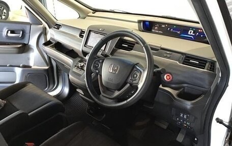 Honda Freed II, 2017 год, 1 432 000 рублей, 12 фотография