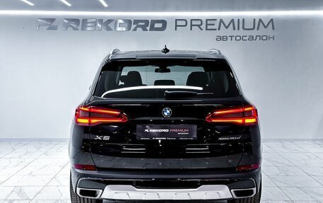 BMW X5, 2019 год, 5 850 000 рублей, 32 фотография