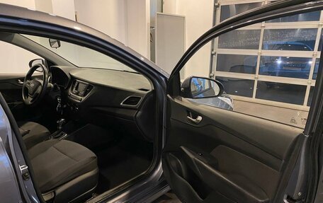 Hyundai Solaris II рестайлинг, 2018 год, 1 303 000 рублей, 26 фотография