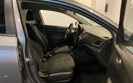 Hyundai Solaris II рестайлинг, 2018 год, 1 303 000 рублей, 28 фотография