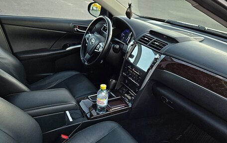 Toyota Camry, 2017 год, 2 100 000 рублей, 7 фотография