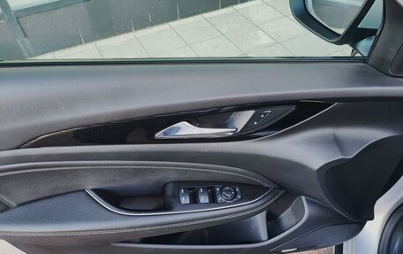 Opel Insignia II рестайлинг, 2018 год, 1 690 000 рублей, 25 фотография