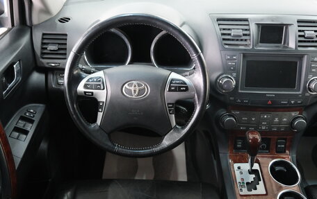 Toyota Highlander III, 2011 год, 1 719 000 рублей, 11 фотография