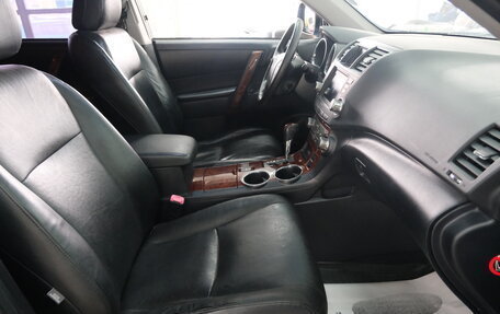 Toyota Highlander III, 2011 год, 1 719 000 рублей, 21 фотография