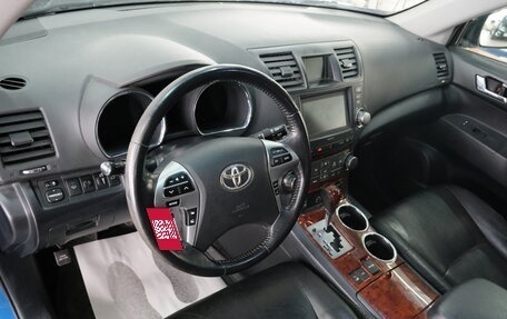 Toyota Highlander III, 2011 год, 1 719 000 рублей, 9 фотография