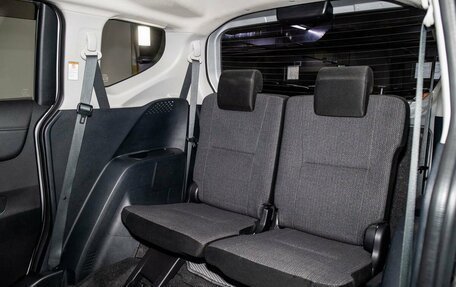 Toyota Sienta II, 2018 год, 1 499 000 рублей, 8 фотография