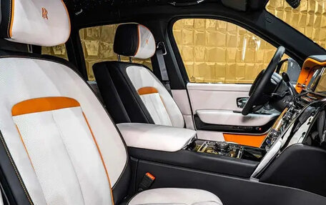 Rolls-Royce Cullinan, 2025 год, 140 000 000 рублей, 12 фотография