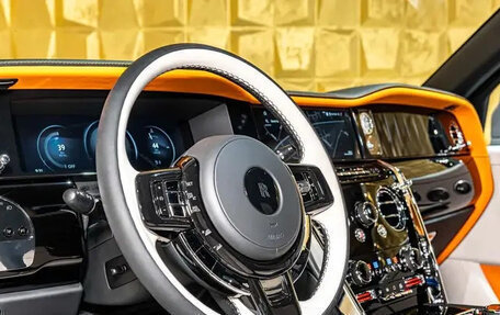 Rolls-Royce Cullinan, 2025 год, 140 000 000 рублей, 8 фотография