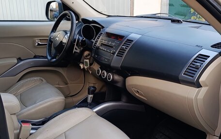 Mitsubishi Outlander III рестайлинг 3, 2008 год, 679 000 рублей, 10 фотография