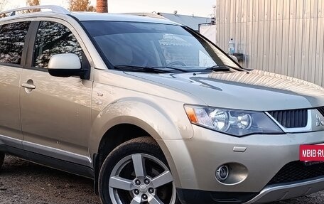 Mitsubishi Outlander III рестайлинг 3, 2008 год, 679 000 рублей, 2 фотография