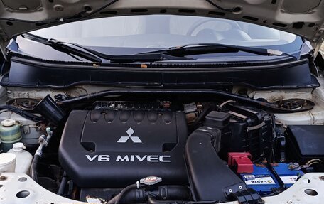 Mitsubishi Outlander III рестайлинг 3, 2008 год, 679 000 рублей, 23 фотография