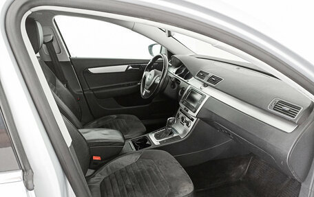 Volkswagen Passat B7, 2012 год, 1 099 000 рублей, 13 фотография