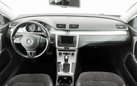 Volkswagen Passat B7, 2012 год, 1 099 000 рублей, 17 фотография