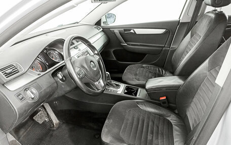 Volkswagen Passat B7, 2012 год, 1 099 000 рублей, 20 фотография