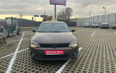 Volkswagen Jetta VI, 2012 год, 880 000 рублей, 3 фотография