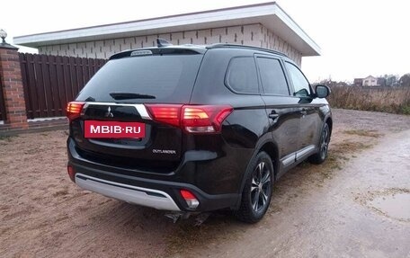 Mitsubishi Outlander III рестайлинг 3, 2019 год, 1 500 000 рублей, 6 фотография