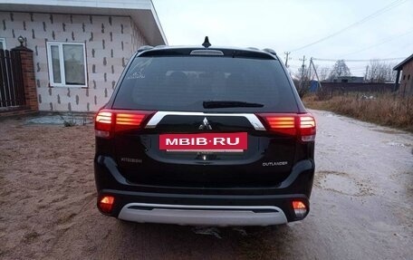 Mitsubishi Outlander III рестайлинг 3, 2019 год, 1 500 000 рублей, 7 фотография