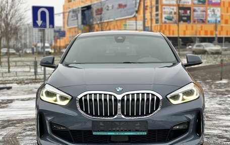 BMW 1 серия, 2022 год, 2 230 000 рублей, 2 фотография