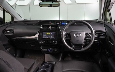 Toyota Prius IV XW50, 2019 год, 2 159 000 рублей, 6 фотография