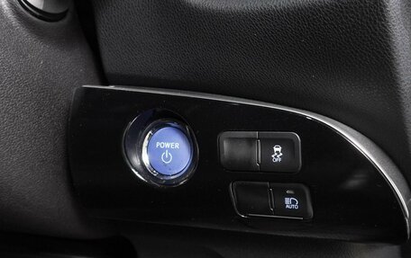 Toyota Prius IV XW50, 2019 год, 2 159 000 рублей, 19 фотография