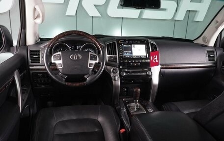 Toyota Land Cruiser 200, 2014 год, 4 199 000 рублей, 6 фотография