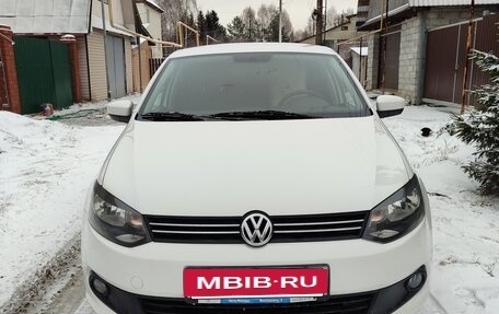 Volkswagen Polo VI (EU Market), 2010 год, 800 000 рублей, 2 фотография