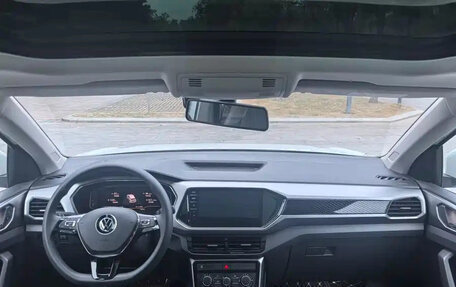 Volkswagen T-Cross I, 2021 год, 1 200 001 рублей, 9 фотография