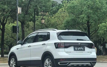Volkswagen T-Cross I, 2021 год, 1 200 001 рублей, 7 фотография