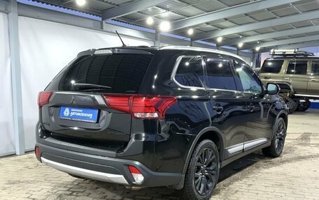Mitsubishi Outlander III рестайлинг 3, 2015 год, 1 699 000 рублей, 5 фотография