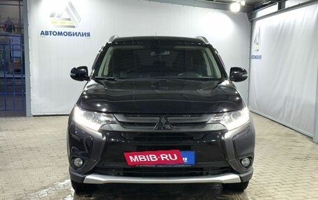 Mitsubishi Outlander III рестайлинг 3, 2015 год, 1 699 000 рублей, 8 фотография
