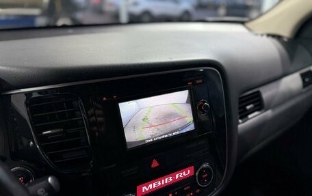 Mitsubishi Outlander III рестайлинг 3, 2015 год, 1 699 000 рублей, 14 фотография