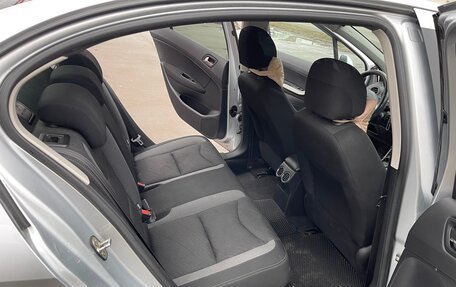 Peugeot 408 I рестайлинг, 2013 год, 750 000 рублей, 15 фотография