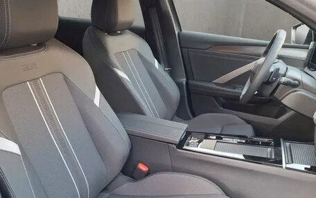 Opel Astra, 2025 год, 3 800 000 рублей, 16 фотография