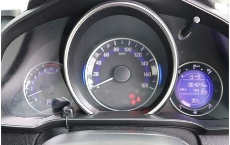 Honda Fit III, 2018 год, 1 150 000 рублей, 26 фотография