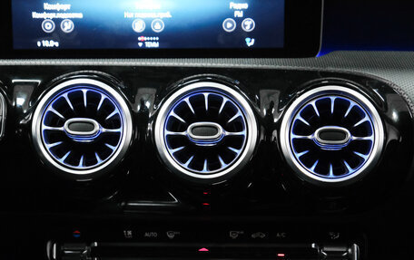 Mercedes-Benz CLA, 2020 год, 3 090 000 рублей, 19 фотография