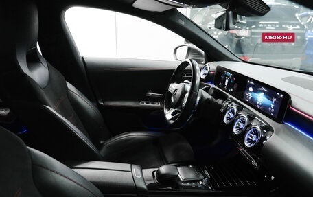 Mercedes-Benz CLA, 2020 год, 3 090 000 рублей, 13 фотография