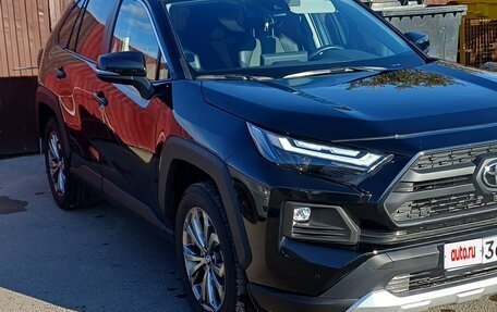 Toyota RAV4, 2024 год, 3 400 000 рублей, 2 фотография