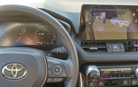 Toyota RAV4, 2024 год, 3 400 000 рублей, 7 фотография