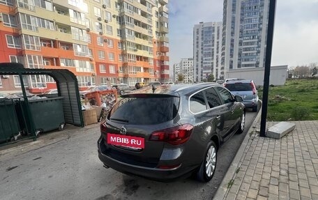 Opel Astra J, 2011 год, 870 000 рублей, 3 фотография