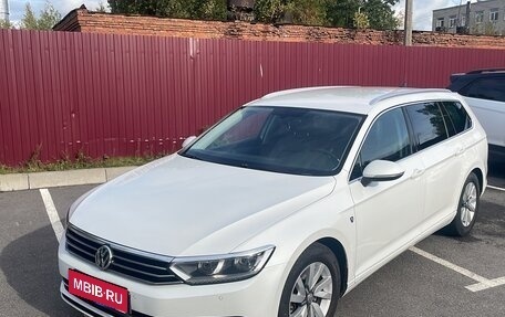 Volkswagen Passat B8 рестайлинг, 2016 год, 1 450 000 рублей, 1 фотография