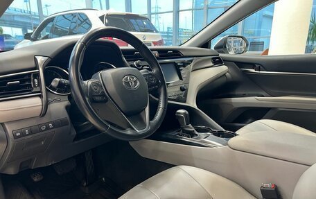 Toyota Camry, 2020 год, 3 199 900 рублей, 8 фотография