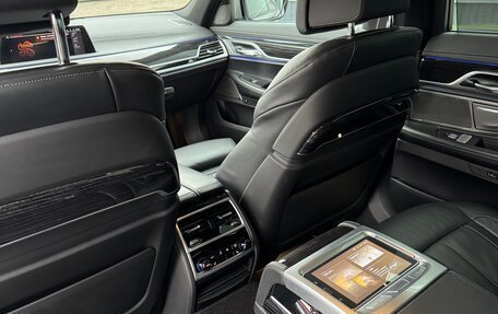 BMW 7 серия, 2022 год, 8 250 000 рублей, 18 фотография