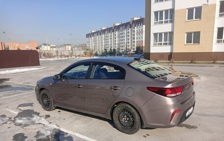 KIA Rio IV, 2018 год, 1 000 000 рублей, 2 фотография