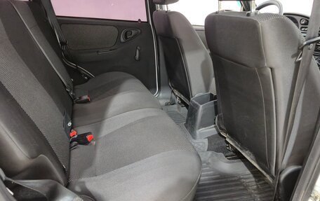 Chevrolet Niva I рестайлинг, 2019 год, 600 000 рублей, 15 фотография