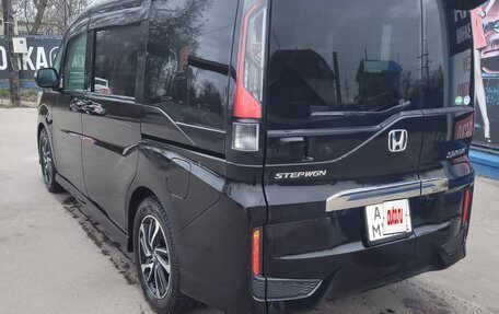 Honda Stepwgn IV, 2018 год, 2 590 000 рублей, 2 фотография