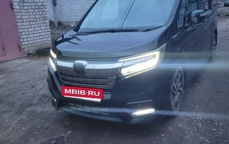 Honda Stepwgn IV, 2018 год, 2 590 000 рублей, 12 фотография