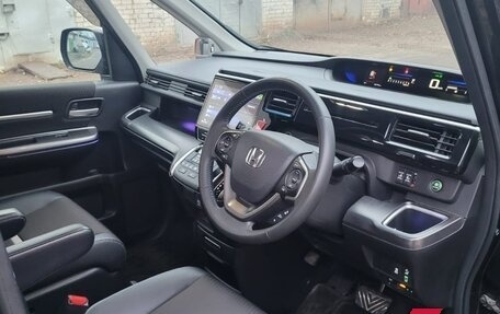Honda Stepwgn IV, 2018 год, 2 590 000 рублей, 8 фотография