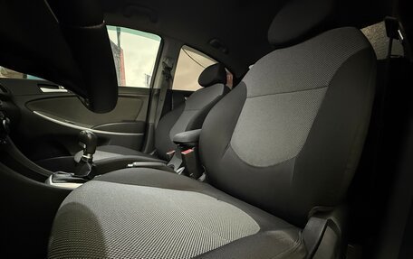 Hyundai Solaris II рестайлинг, 2013 год, 680 000 рублей, 17 фотография