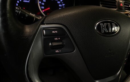 KIA Rio III рестайлинг, 2016 год, 989 000 рублей, 17 фотография