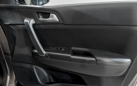 KIA Sportage IV рестайлинг, 2018 год, 2 190 000 рублей, 25 фотография